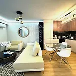 Stylish Flat 1br With Terrace, Park & Pool روكوبرُن كاب مارتي