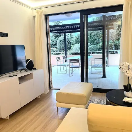 Stylish Flat 1br With Terrace, Park & Pool Roquebrune-Cap-Martin