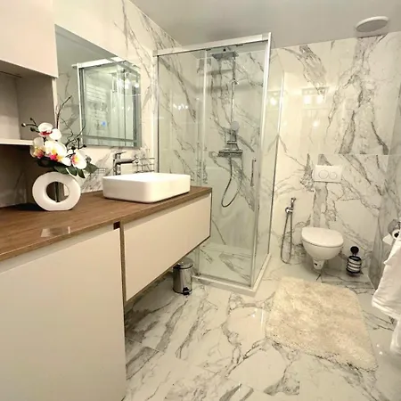 Stylish Flat 1br With Terrace, Park & Pool